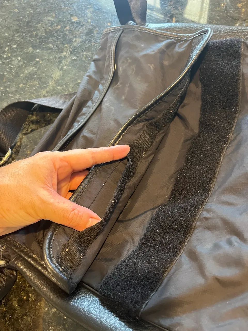Bolsa estilo carteiro DIESEL em couro e nylon. - Foto 2
