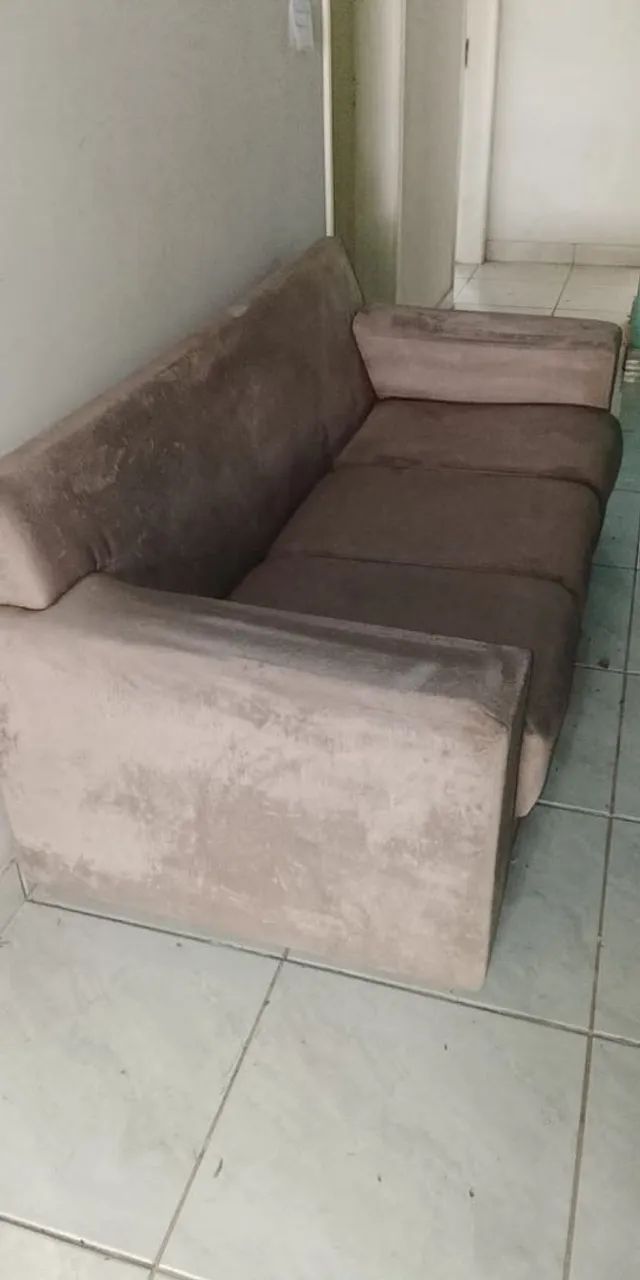 Vendo sofá nada rasgado nada quebrado  - Foto 2