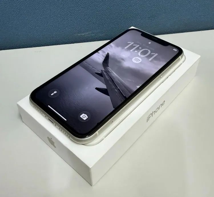 IPHONE 11 64GB BRANCO PÉROLA ÚNICO DONO COM CAIXA 