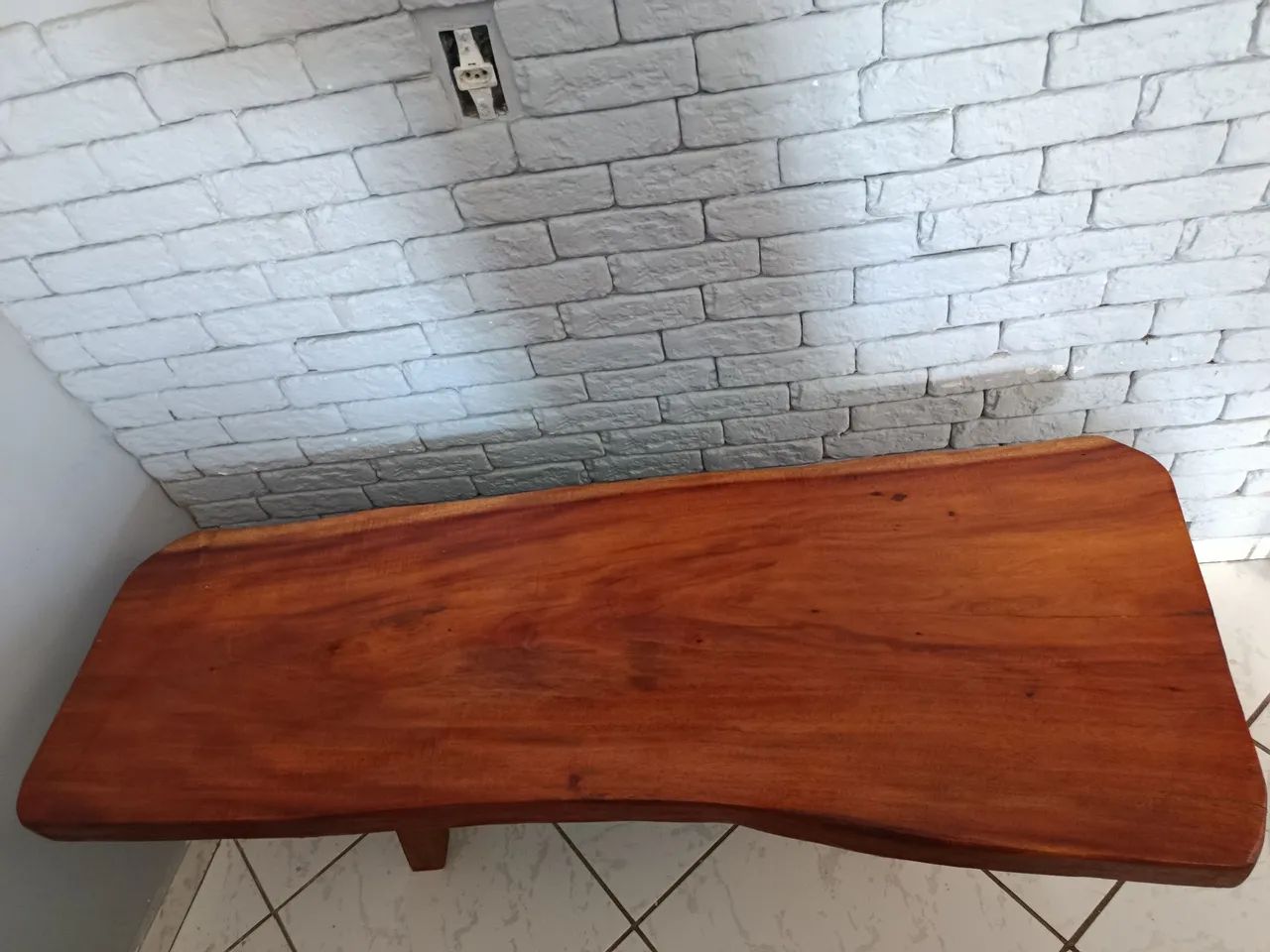 Vende-se duas mesas em Madeira Rústica - Foto 5