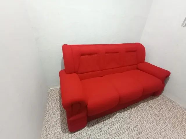 Conjunto sofás vermelho (2 e 3 lugares) - R$700
