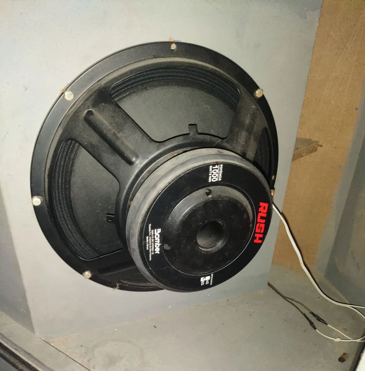 Vendo caixa sub grave T15 1000rms cada - Foto 2