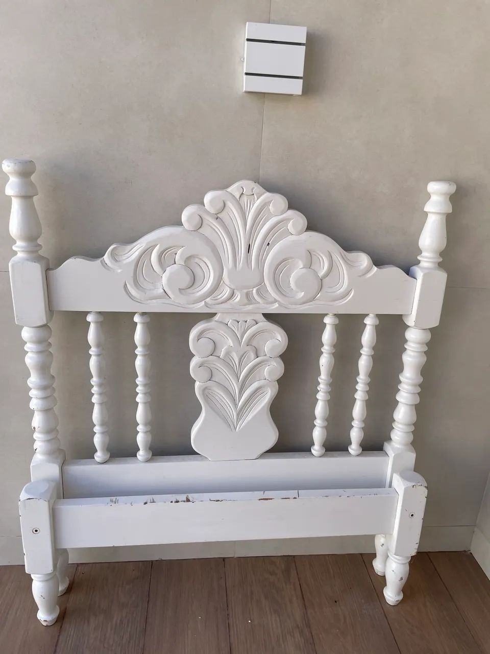 Cama de solteiro e cômoda em madeira!!! - Foto 4