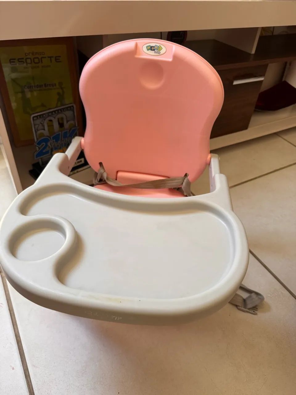 Vendo cadeira de alimentação infantil  - Foto 2