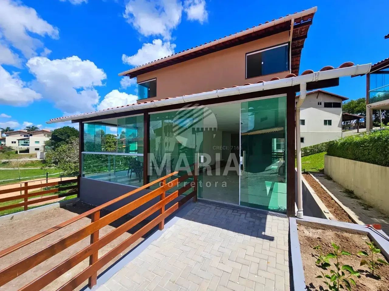 Casa com 7 quartos à venda em condomínio fechado!