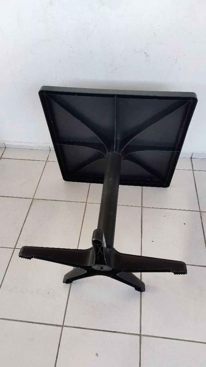 Mesa de bar de ferro.  - Foto 3