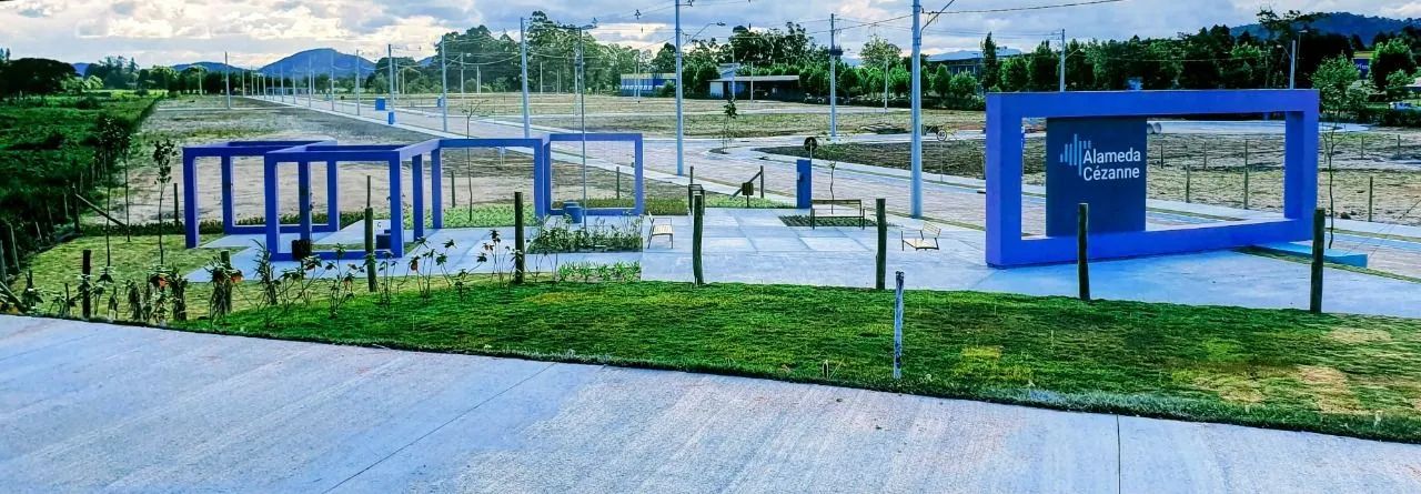 Terrenos em Ótimo Loteamento 360m2 Pronto para Construir