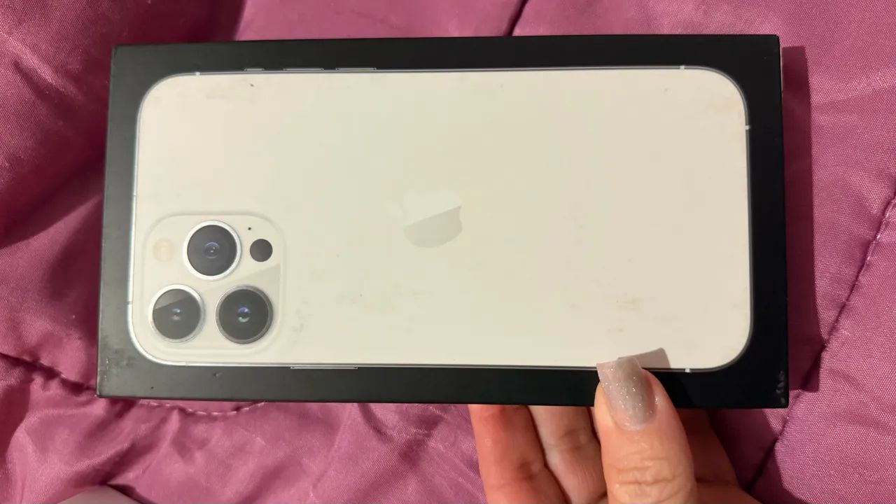 Caixa de iPhone 13 Pro Max 