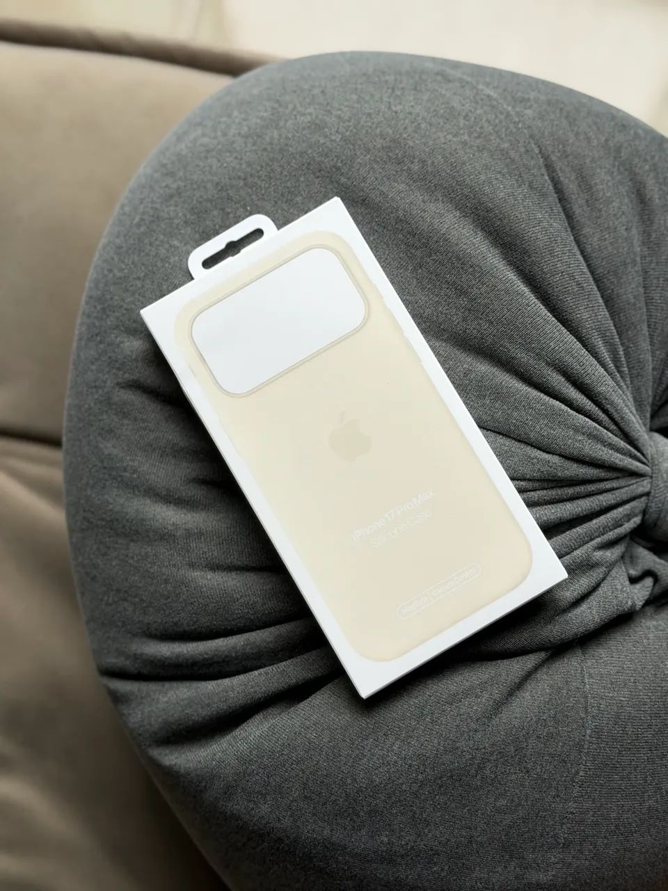 Capa de silicone com MagSafe para iPhone 17 Pro Max - Baunilha