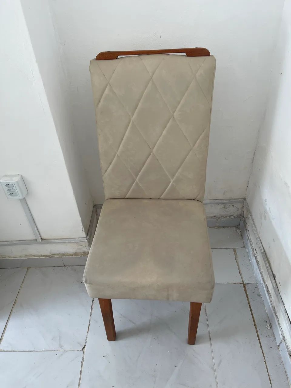 Vendo Cadeiras R$ 100 unidade  - Foto 4