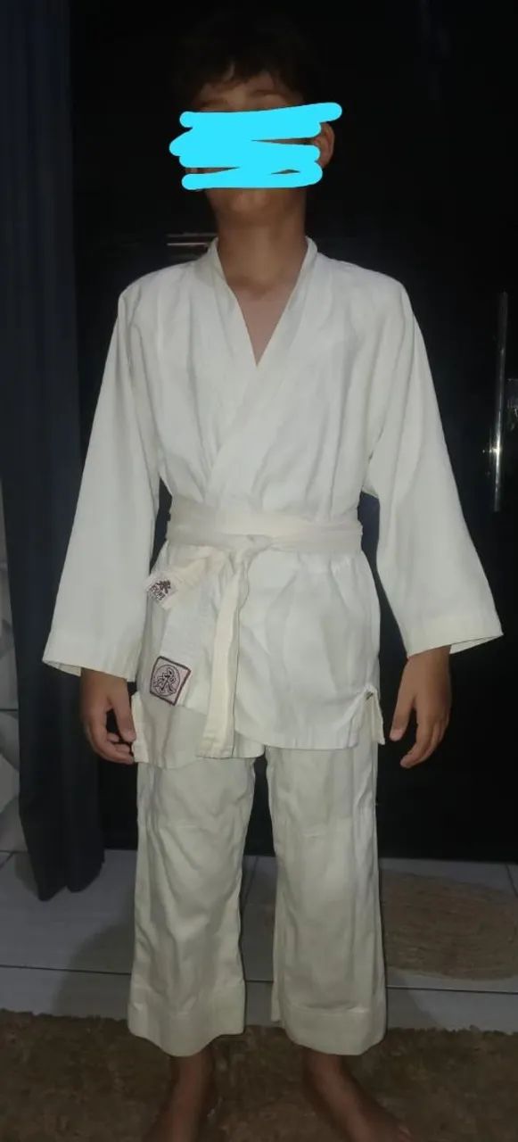 Kimono de karatê original aconpanhado de 2 faixas  - Foto 2
