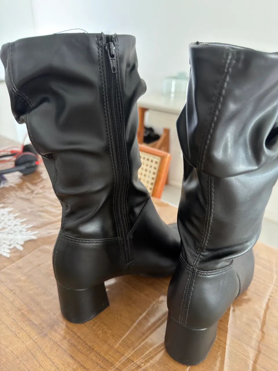 Bota cano médio drapeado  - Foto 3