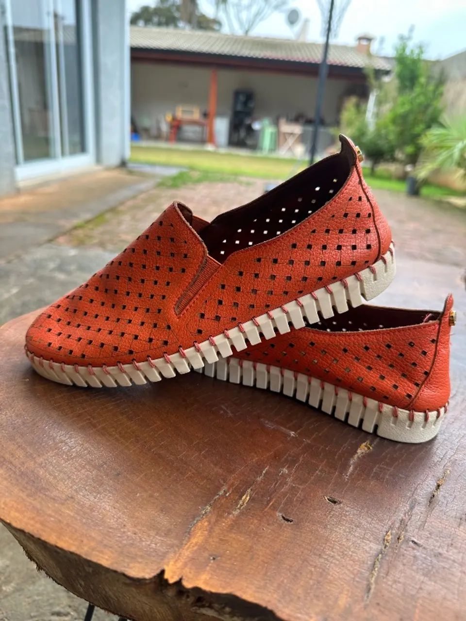 Tenis slip on couro Luz da Lua - tamanho 35 - Foto 3