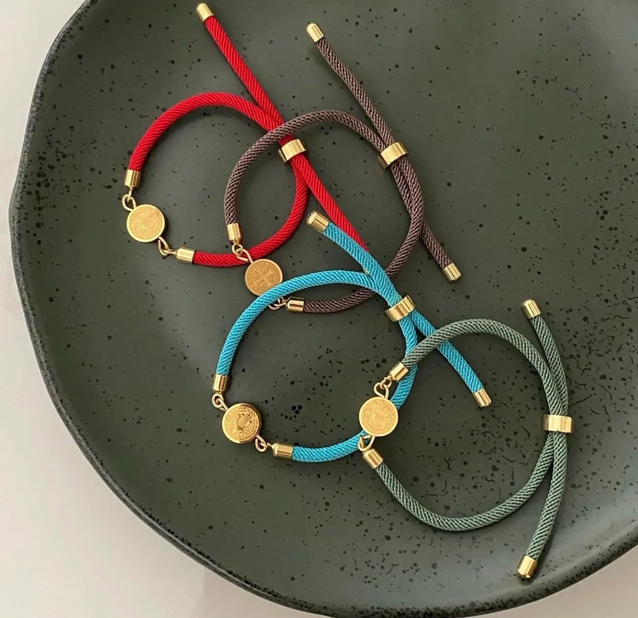 Pulseira medalha de São Bento
