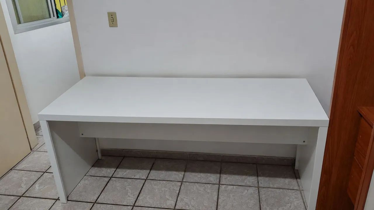 Escrivaninha 190x60cm