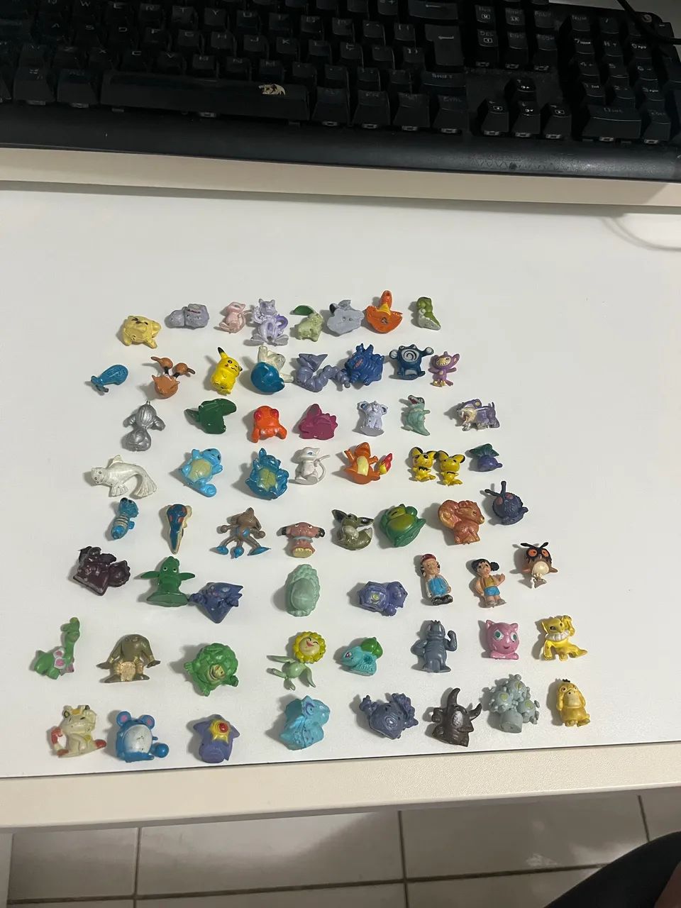 Brinquedos raros colecionáveis Pokémon 