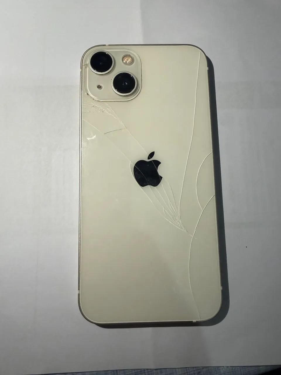 iPhone 13 traseira quebrada