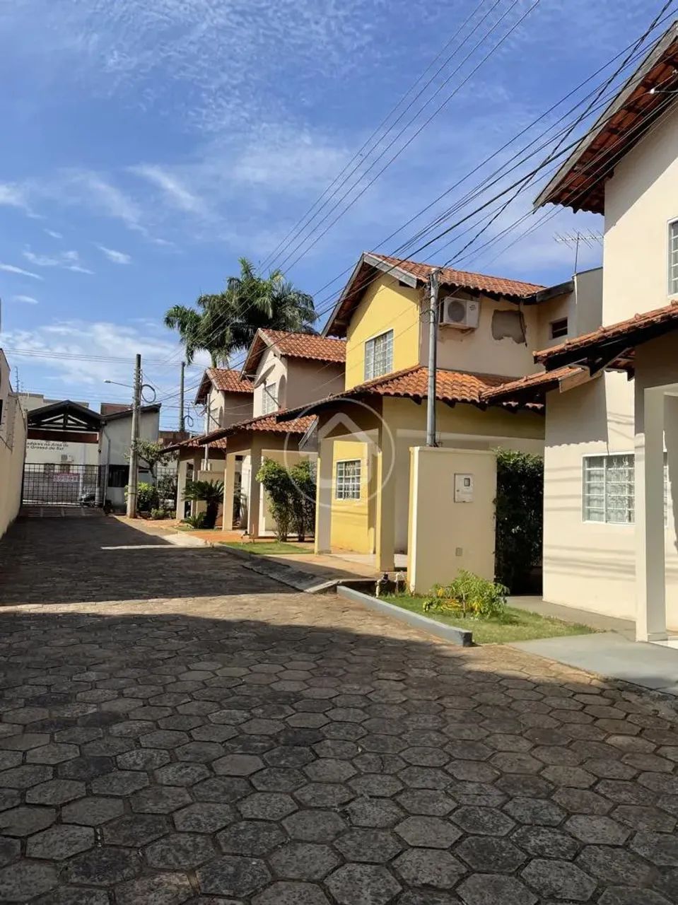 SOBRADO EM CONDOMÍNIO FECHADO NO CENTRO - Foto 2