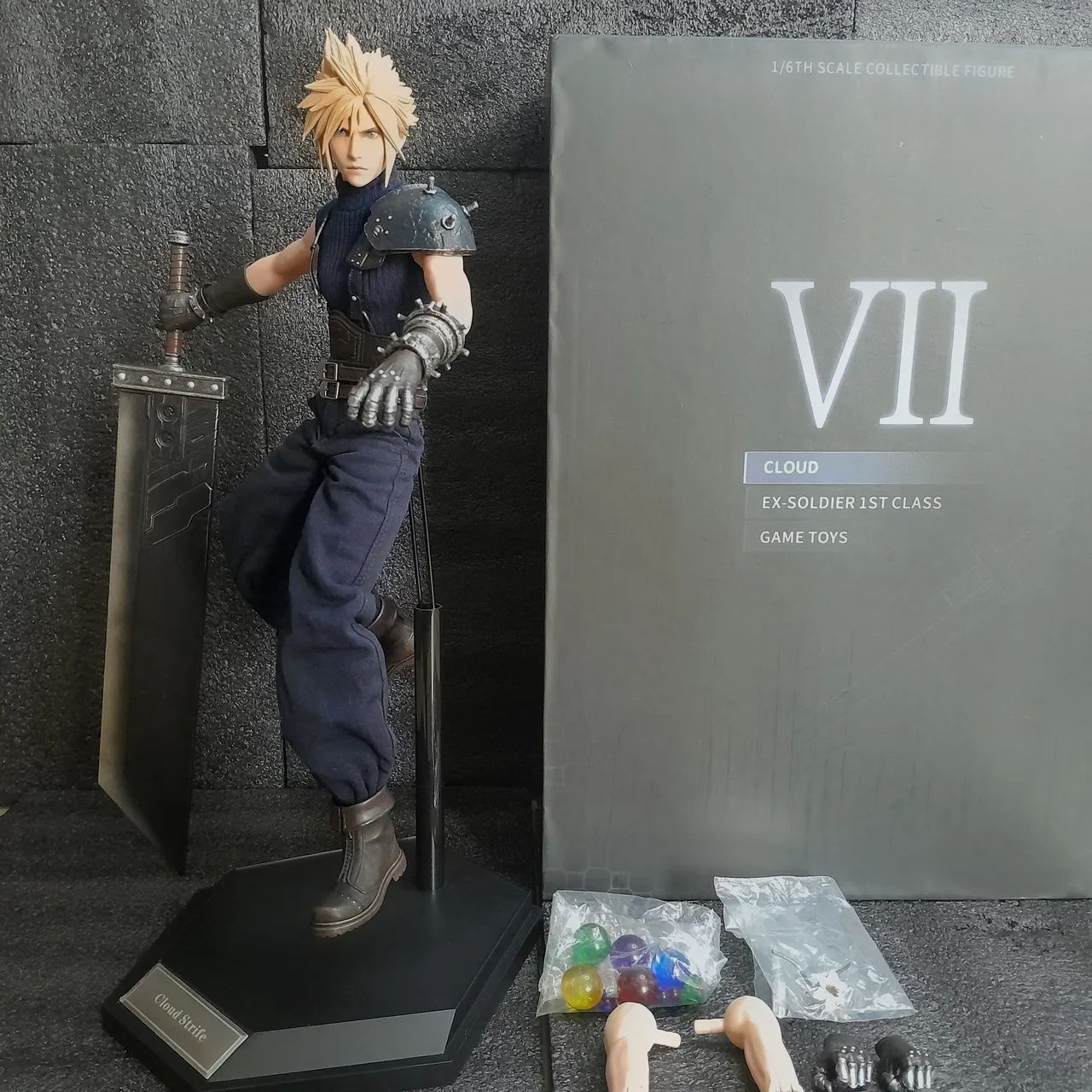 Cloud Strife 1/6 Gametoys Final Fantasy VII Remake 