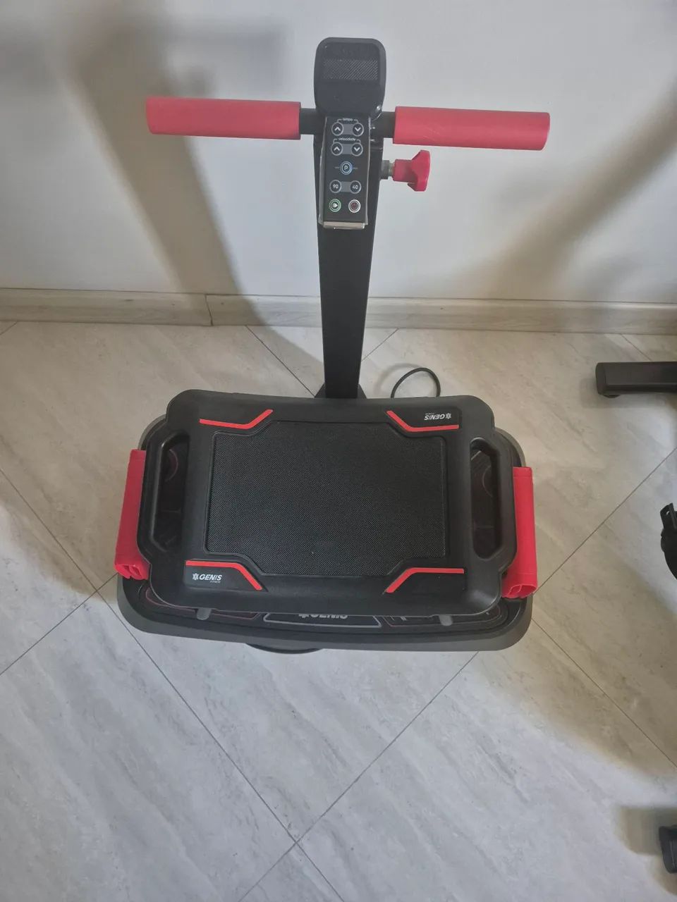 PLATAFORMA VIBRATÓRIA XGENIS - SEMINOVA - Foto 2
