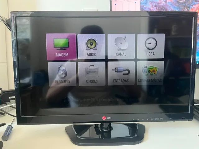 Vendo TV/Monitor LG 24 polegadas, modelo 24MN33N-PC - Foto 2