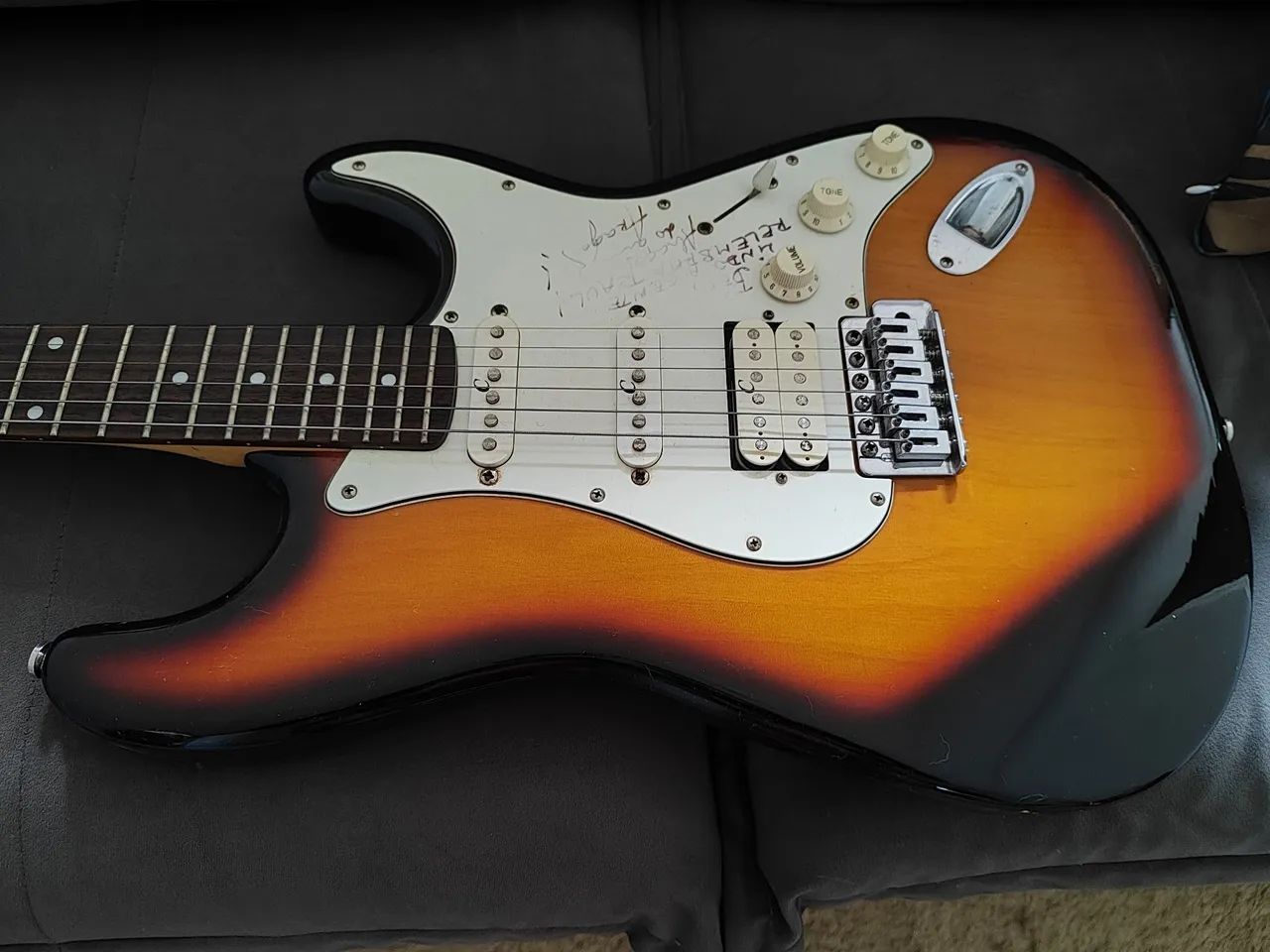 Guitarra condor 