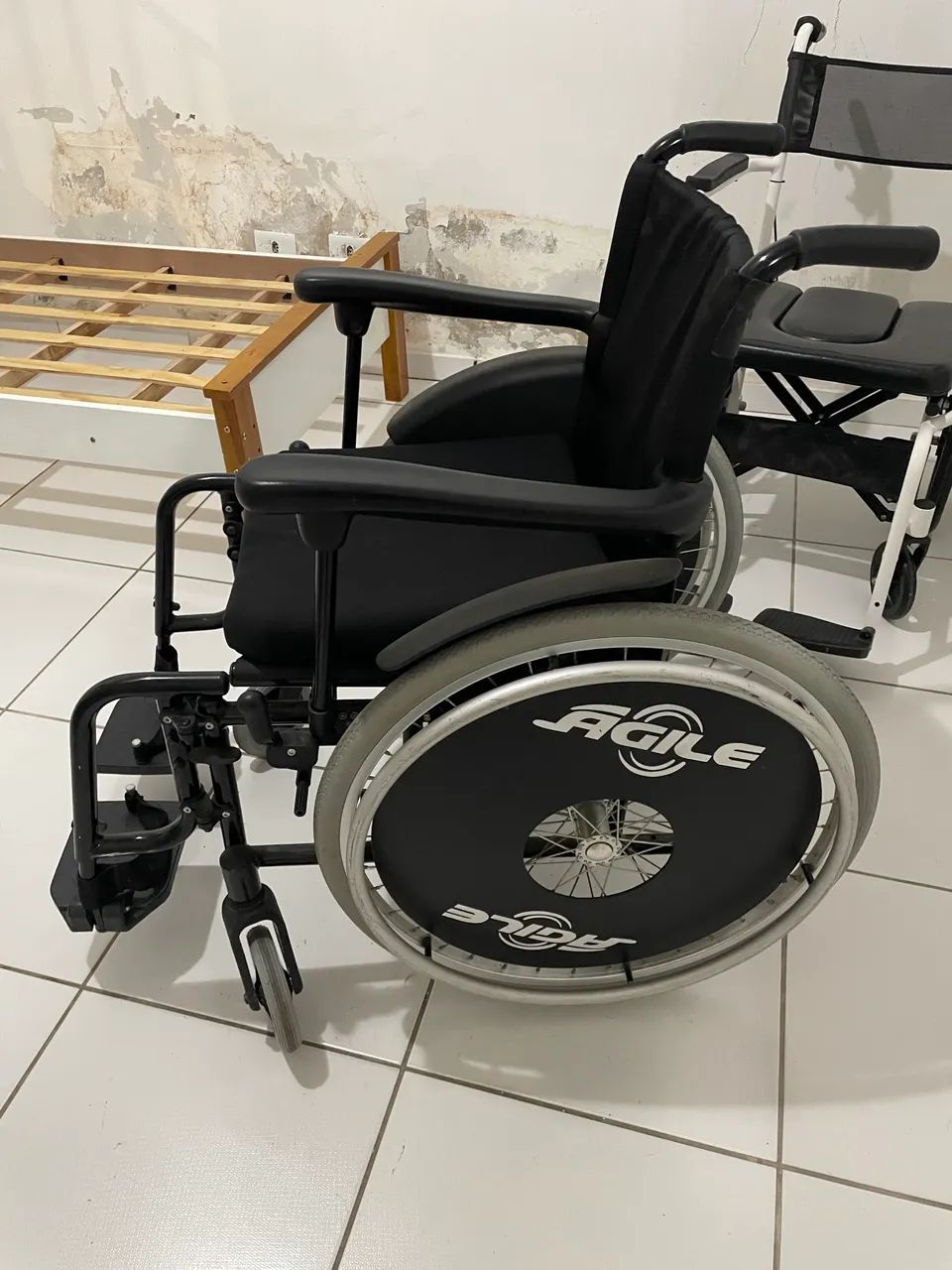 Cadeira de rodas  - Foto 2