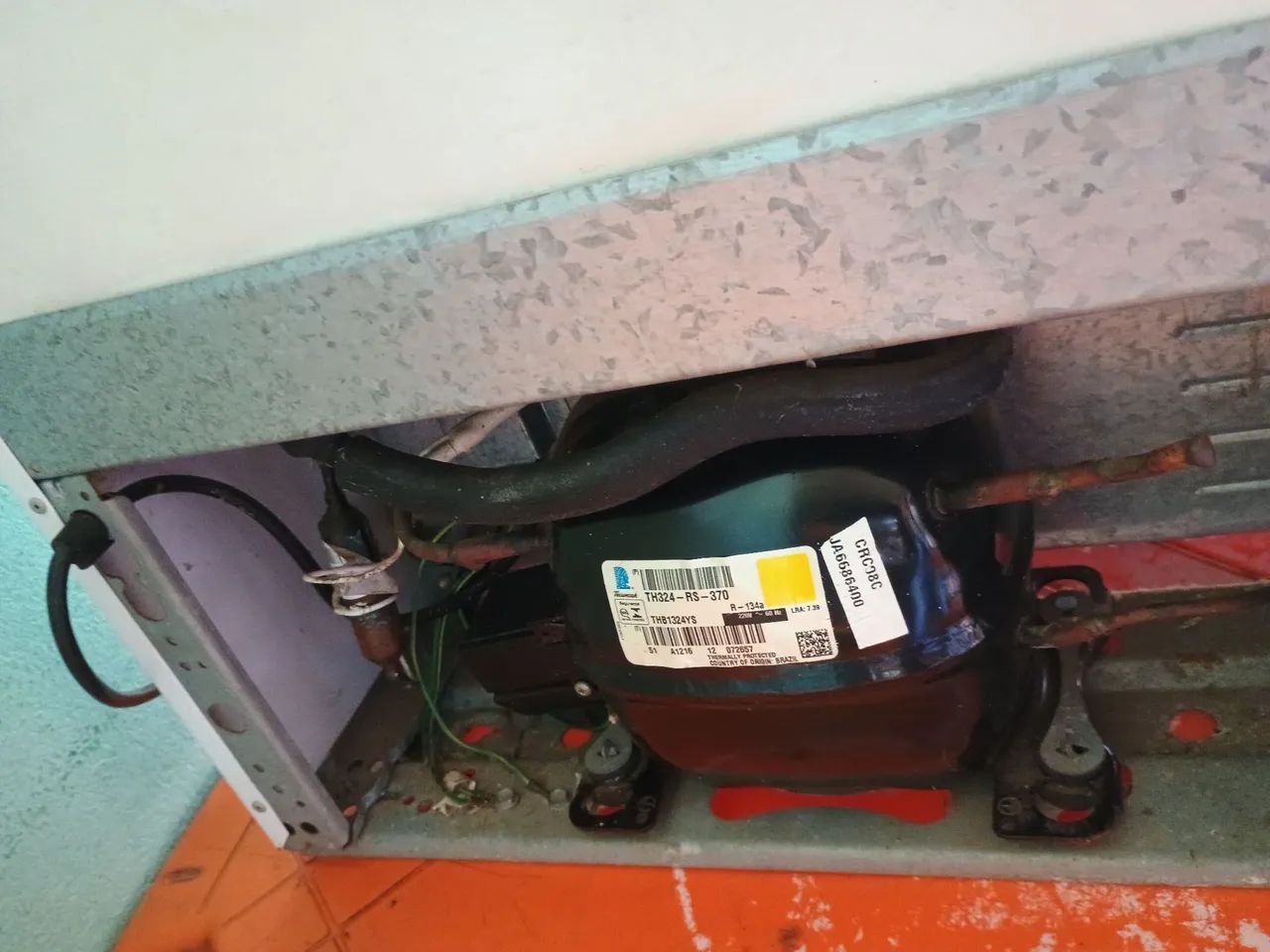 Frigobar semi-novo 76 litros  - Foto 4