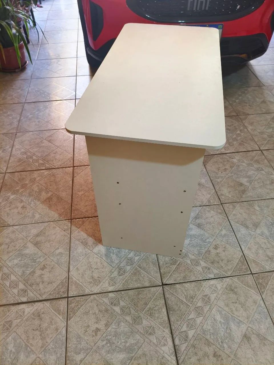 Quarda roupa de 1 porta, e mesinha. - Foto 4
