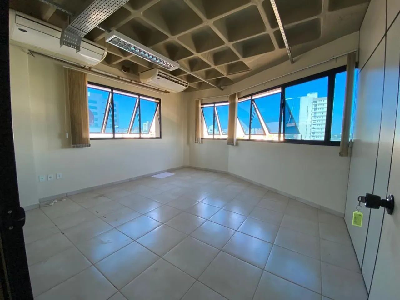 Sala comercial à venda no Bairro Lídice em Uberlândia