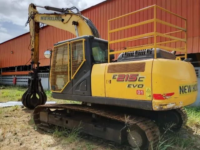 Escavadeira New Holland E215C EVO 2021 + Garra Potenza + Concha Nova - Foto 2