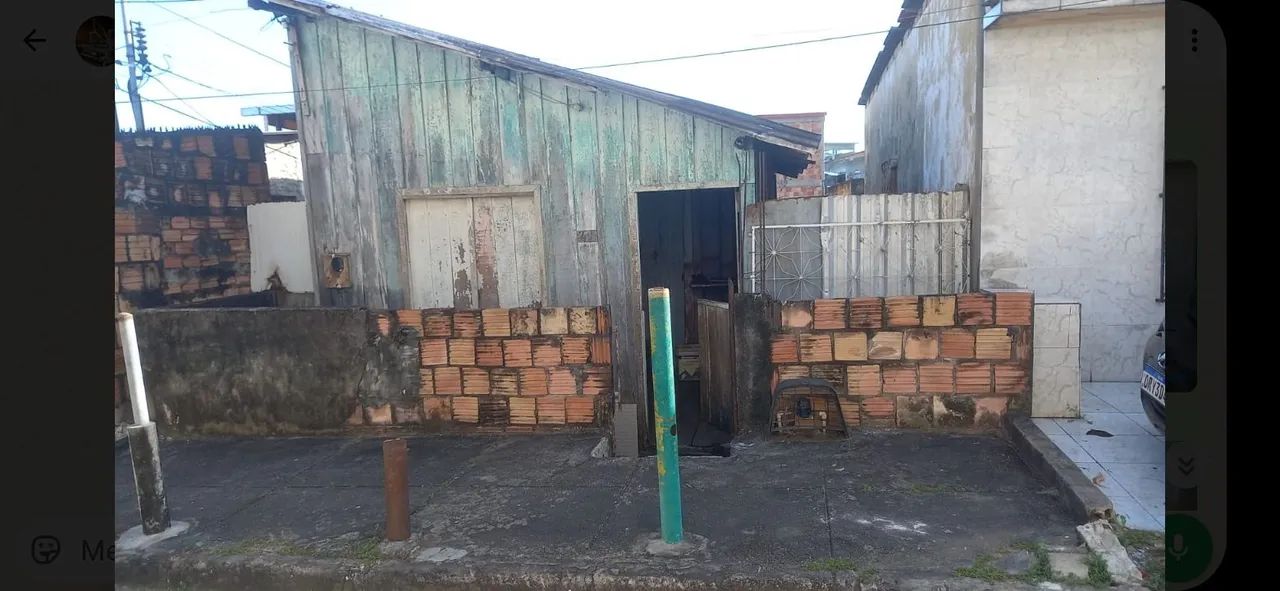 CASA NO CENTRO....LEIA