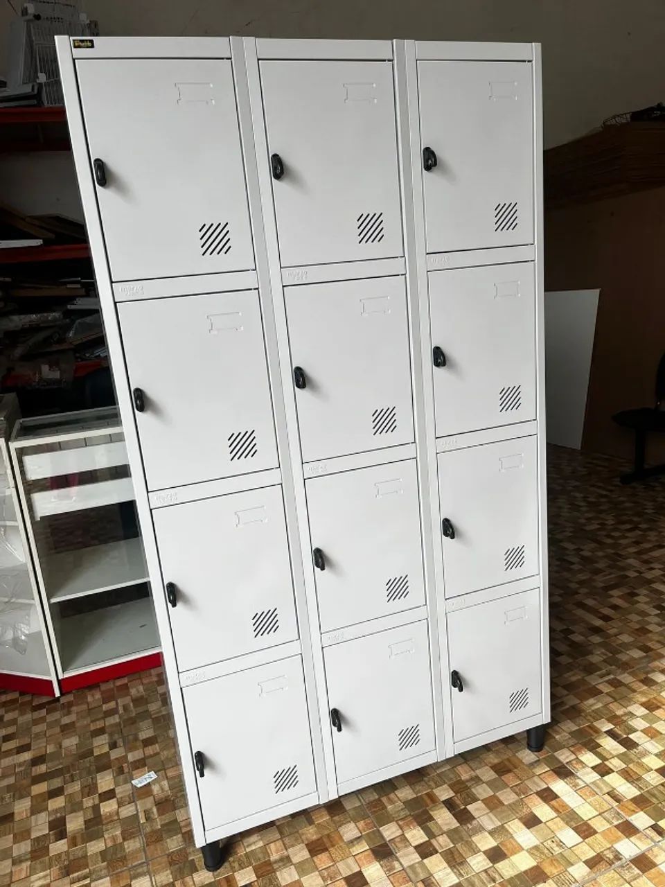 Roupeiro de aço VALOR A CONSULTAR - Foto 2