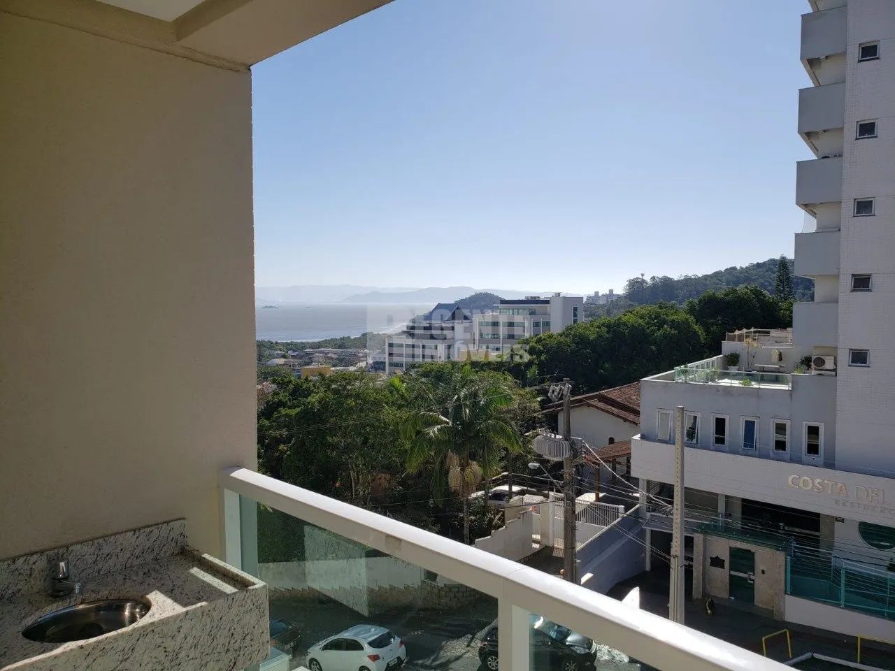 Apartamento à venda no Itacorubi em Florianópolis com 2 quartos, suíte e 2 vagas de garage - Foto 3