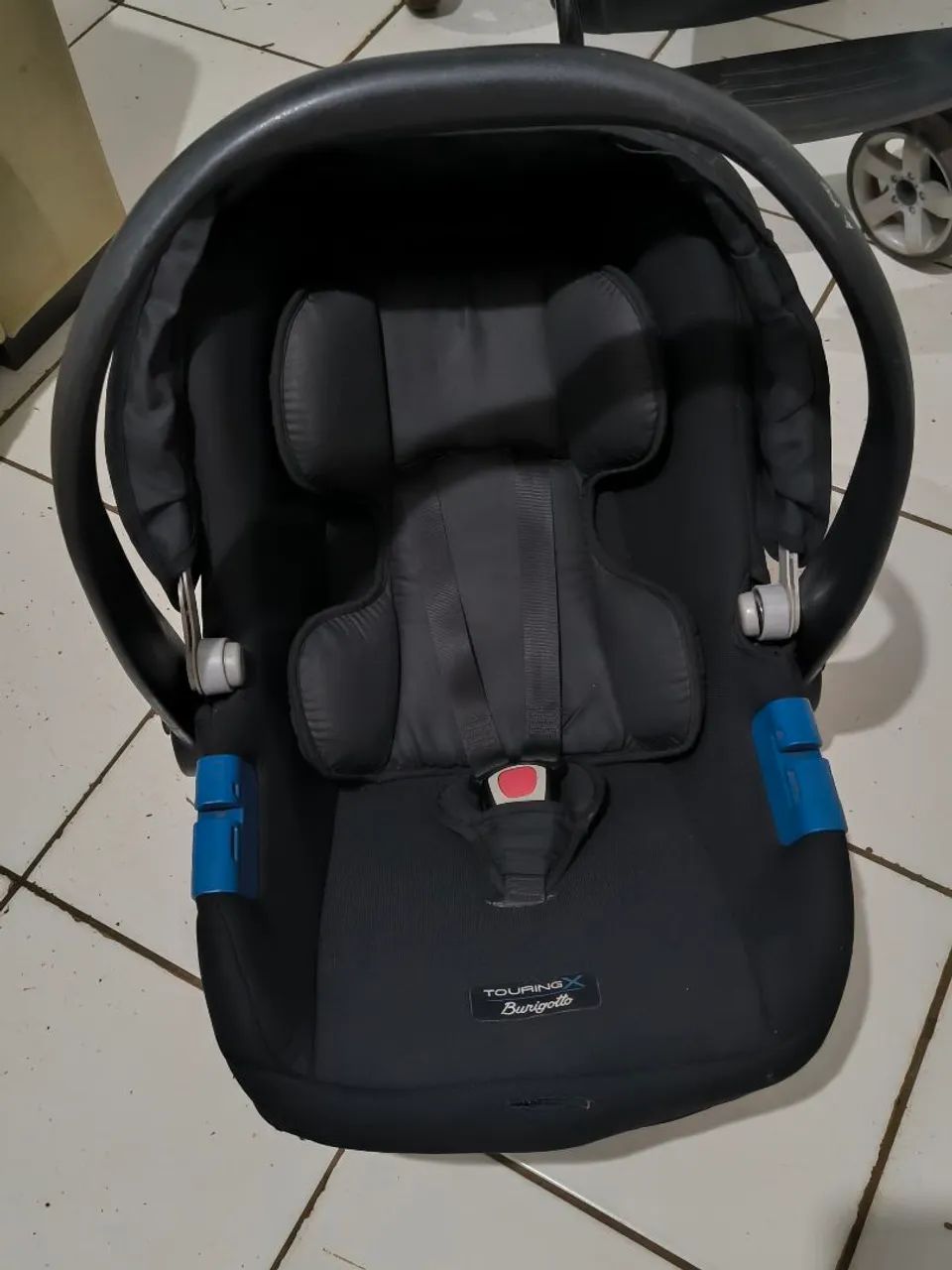 Vendo Carrinho Burigotto com bebê conforto - Foto 5