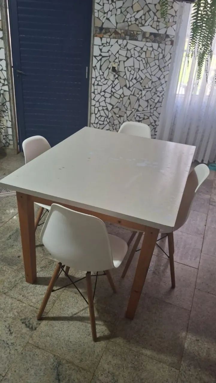 Mesa e 4 cadeiras - Foto 3