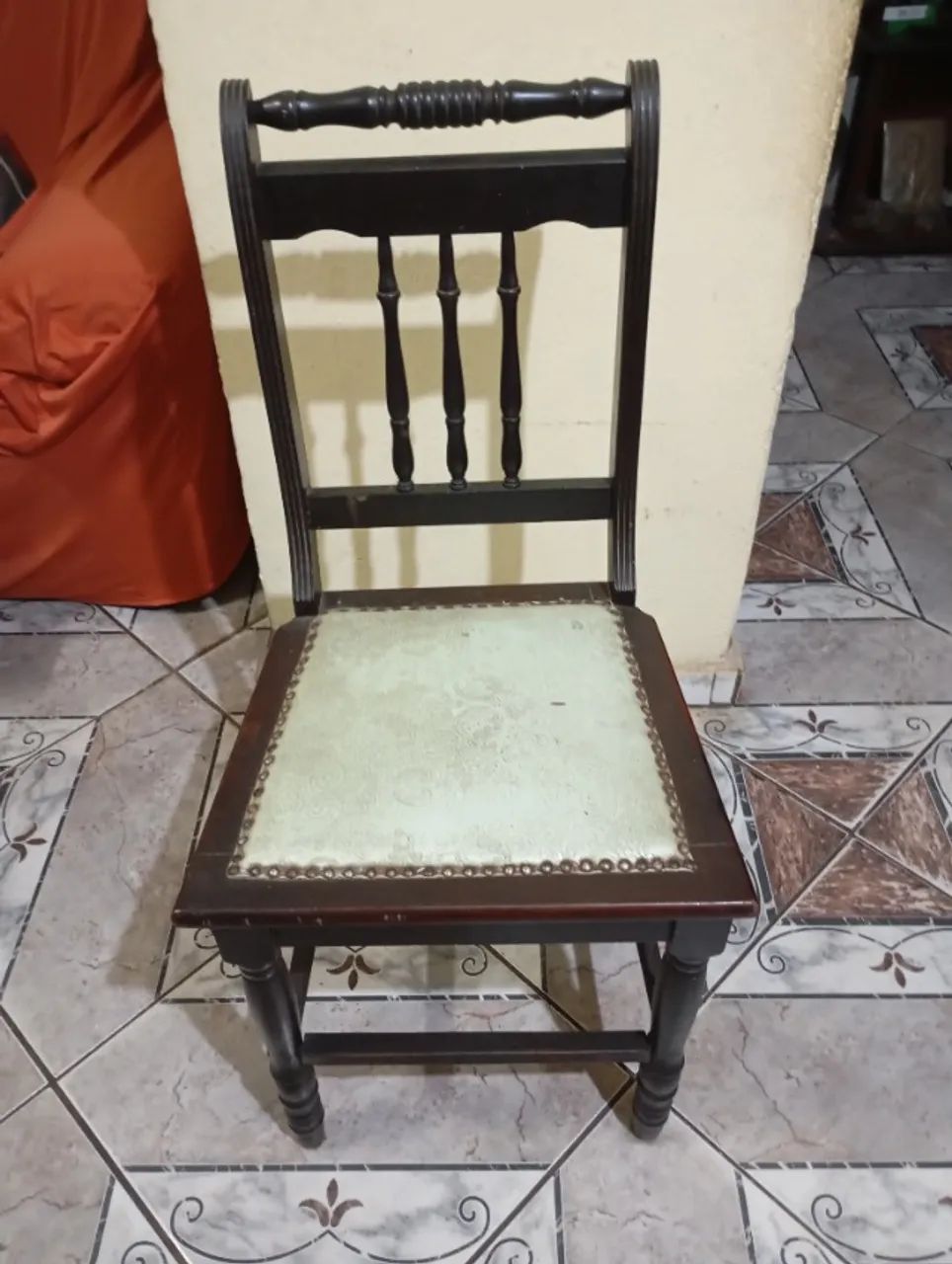 Cadeira antiga - Foto 2