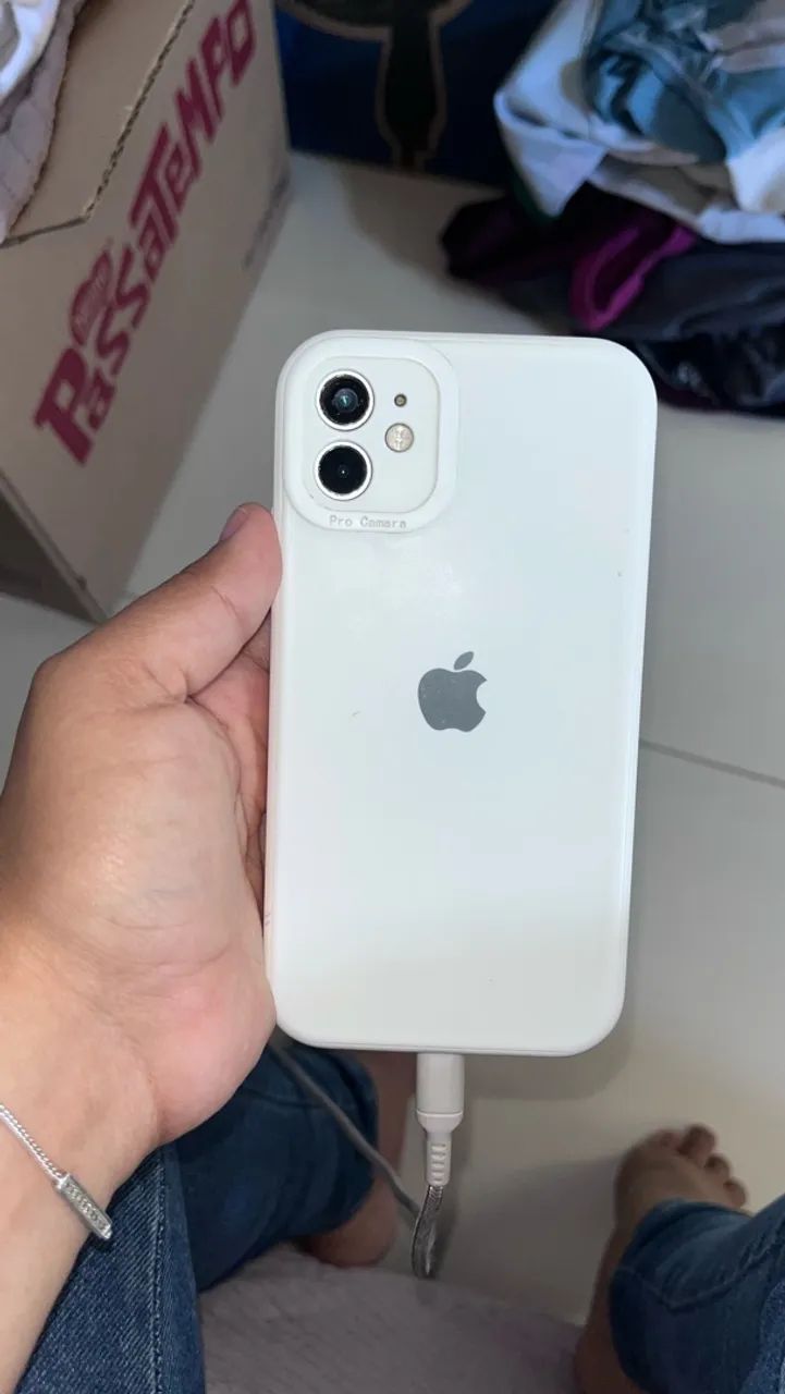 ? iPhone 11 64GB - R$ 700 - Foto 5