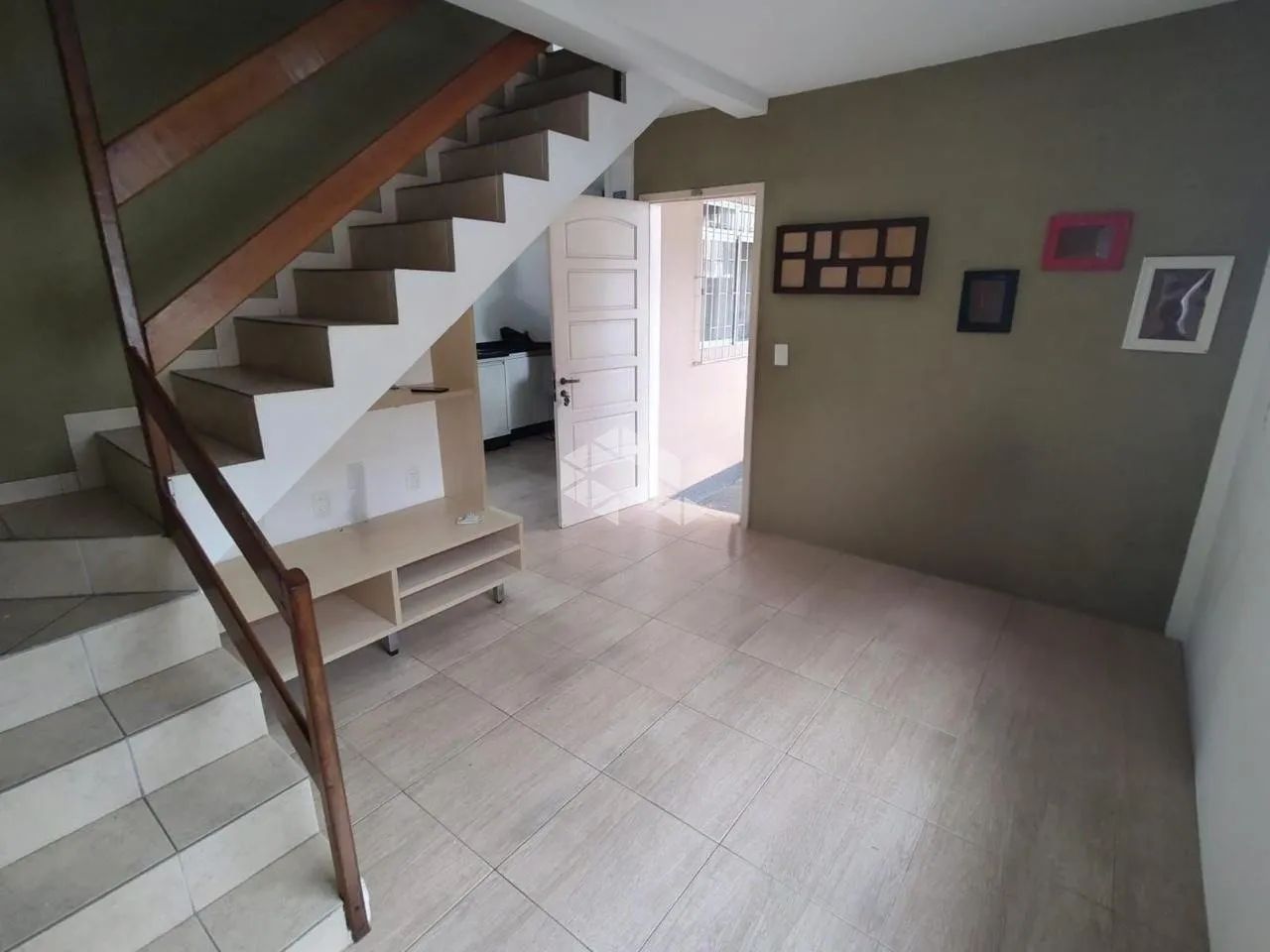 CASA EM CONDOMÍNIO CAMINHO DO MAR COM 3 DORMITÓRIOS - MOBILIADA E FINANCIÁVEL
