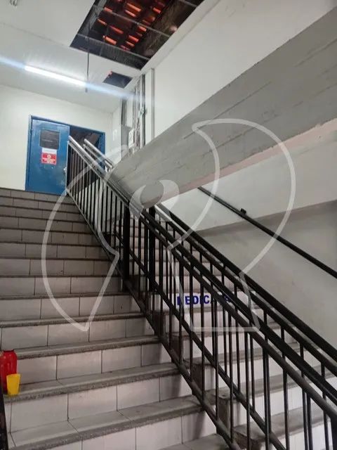 Prédio comercial duplex com excelente estrutura e recepção ampla. Dispõe de 07 salas comer - Foto 5