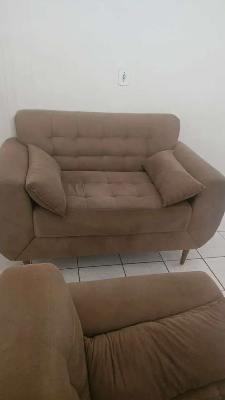 Conjunto de 2 sofás à venda!