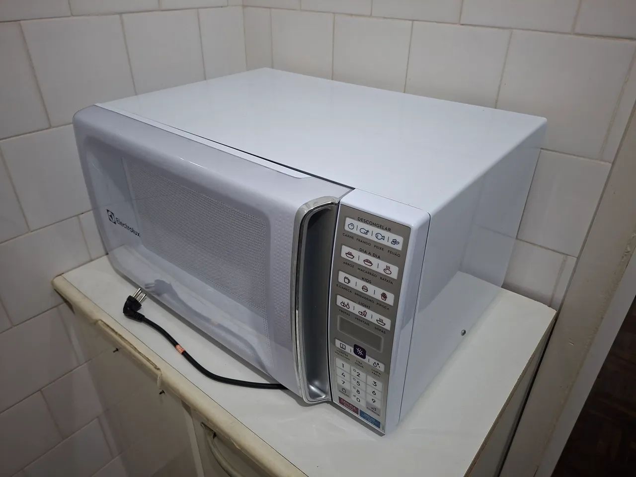 Microondas Electrolux 34L 1400W