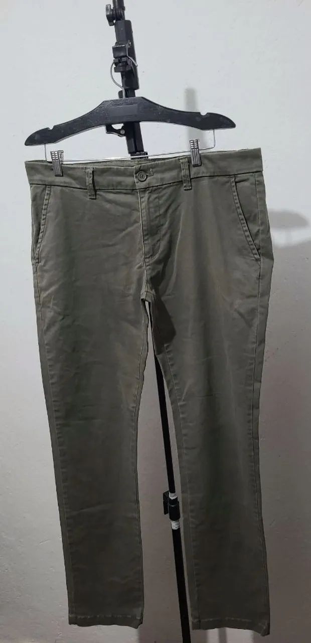 Calça de Sarja Verde militar N° 46/48, bonita, original, sofisticada, bem confortável.  - Foto 2