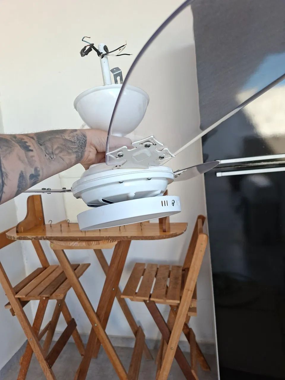 Ventilador de teto branco