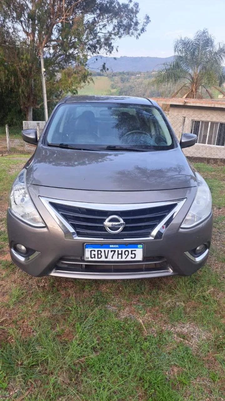 Nissan Versa UNIQUE 1.6 16V 2016