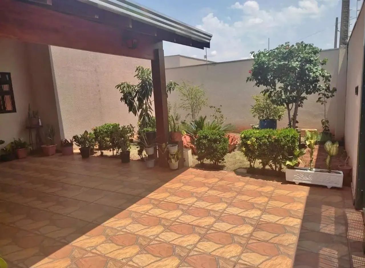 CASA EM NOVO HORIZONTE 