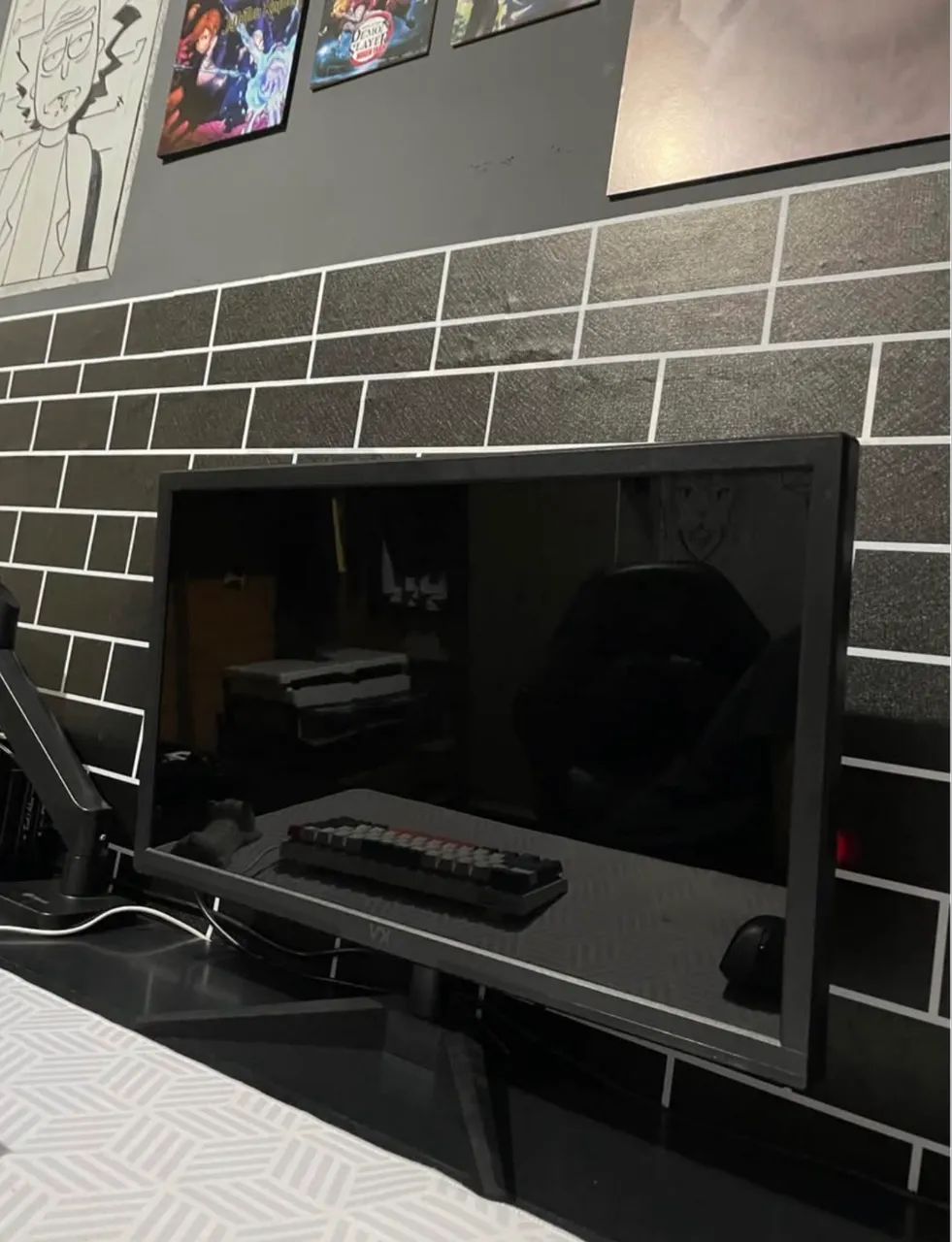 Vendo Monitor 21.5 Polegadas + Braço articulado 