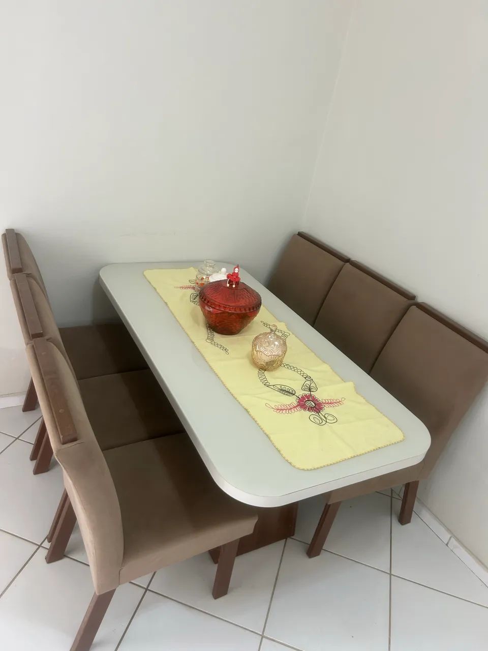     Conjunto Mesa de Jantar com 6 Cadeiras - R$ 1.200 - Foto 2