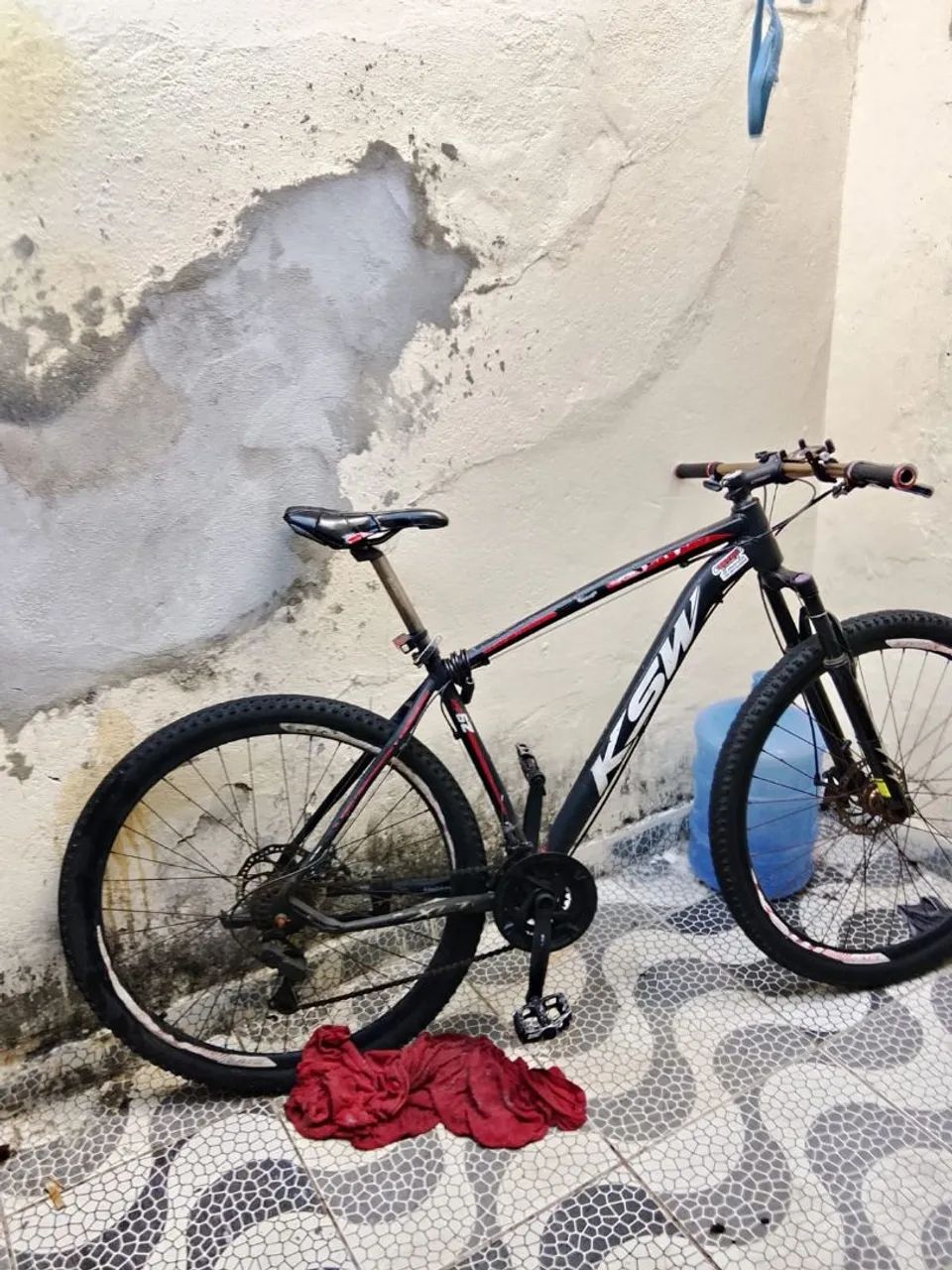 Bicicleta KSW preta com dourado - Foto 4