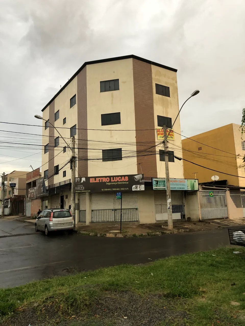 ÓTIMO APARTAMENTO DE DOIS QUARTOS NO CENTRO DE SAMAMBAIA. - Foto 3